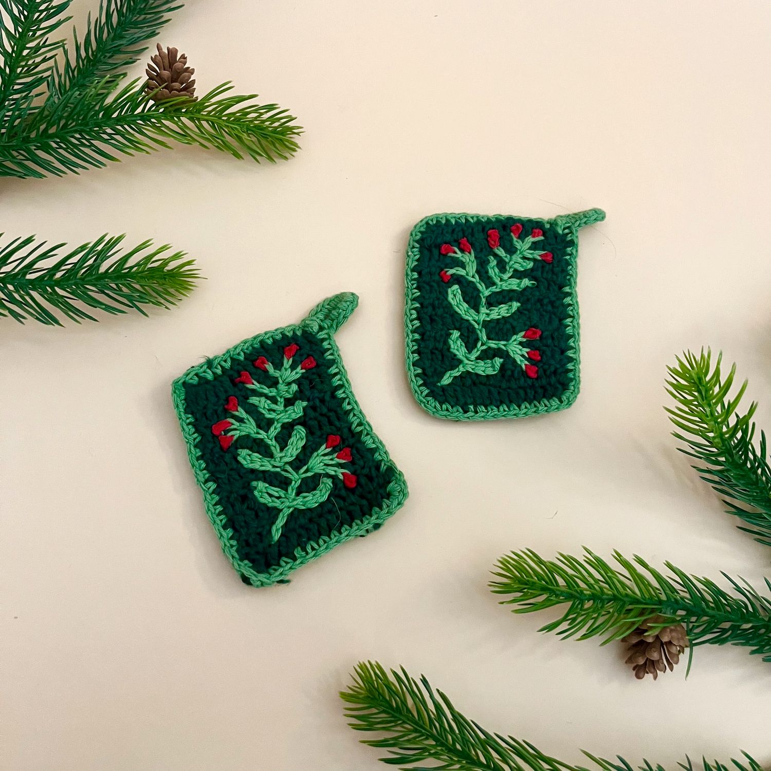 Winterberry Christmas Crochet Sponges S/2