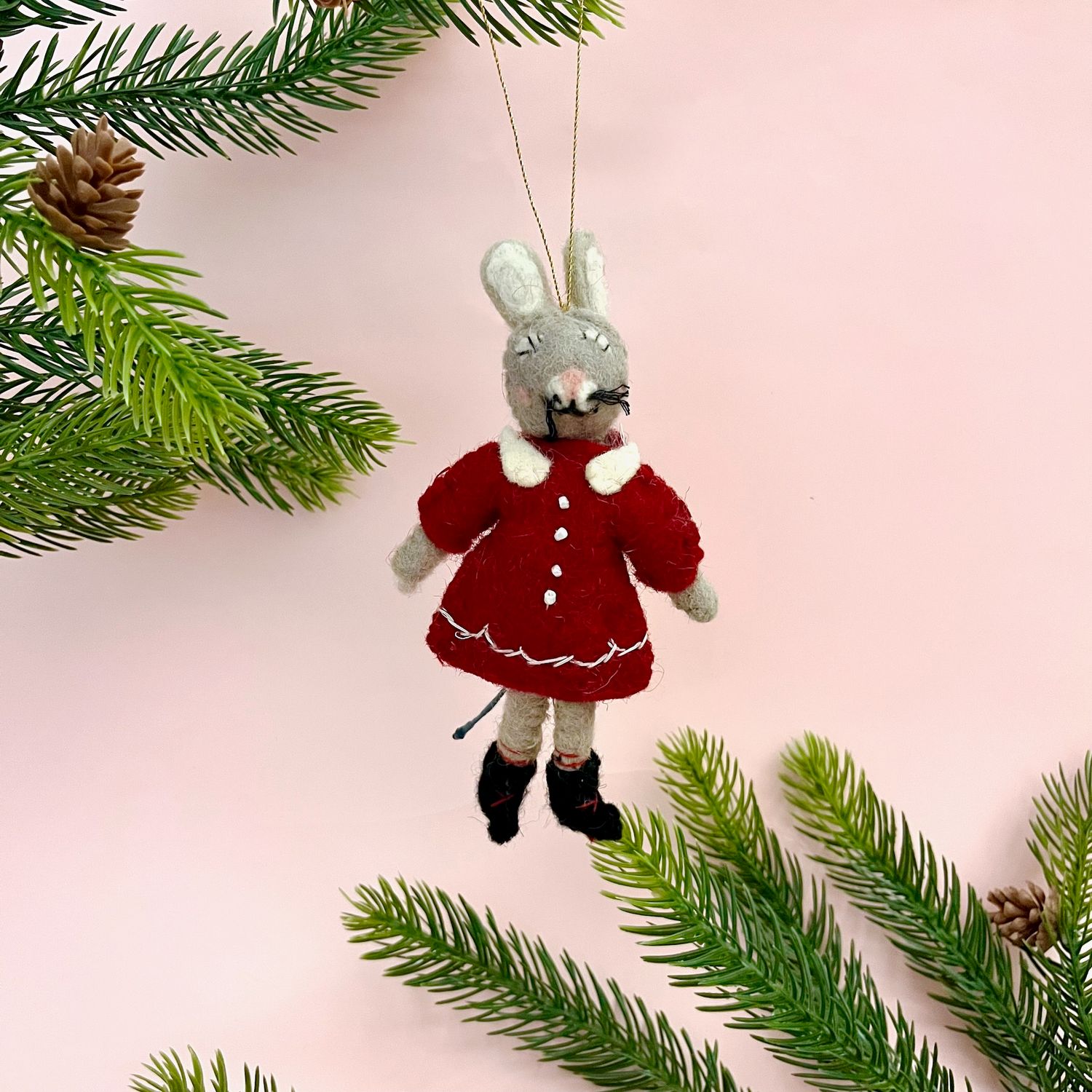Handmade Wool Felt Mouse in Winter Clothes Ornament, Style: Red Dress