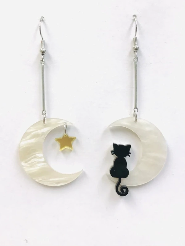 Sliver Cat In The Moon Earrings