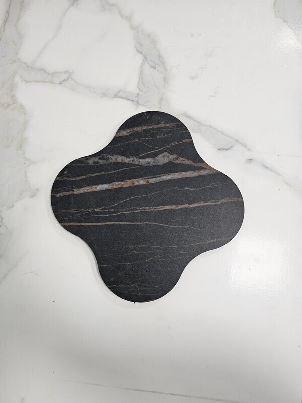 Base in Laminam Noir Desir