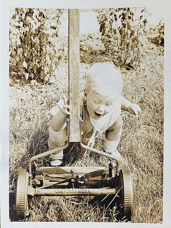 B/W photo restoration AND colour conversion.  Simple images.