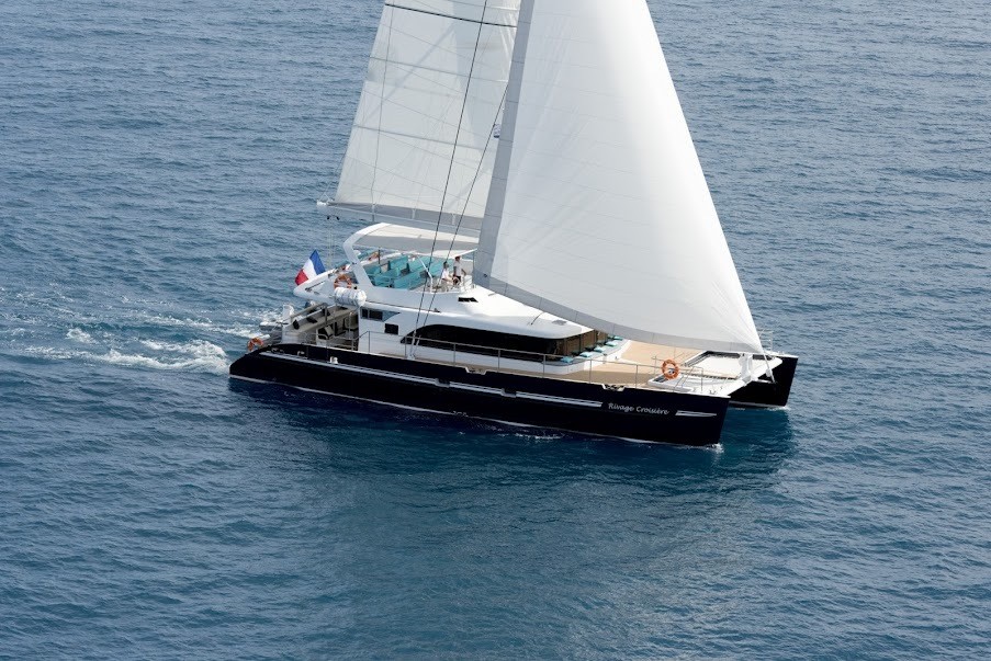 Maxi catamaran 100 personnes