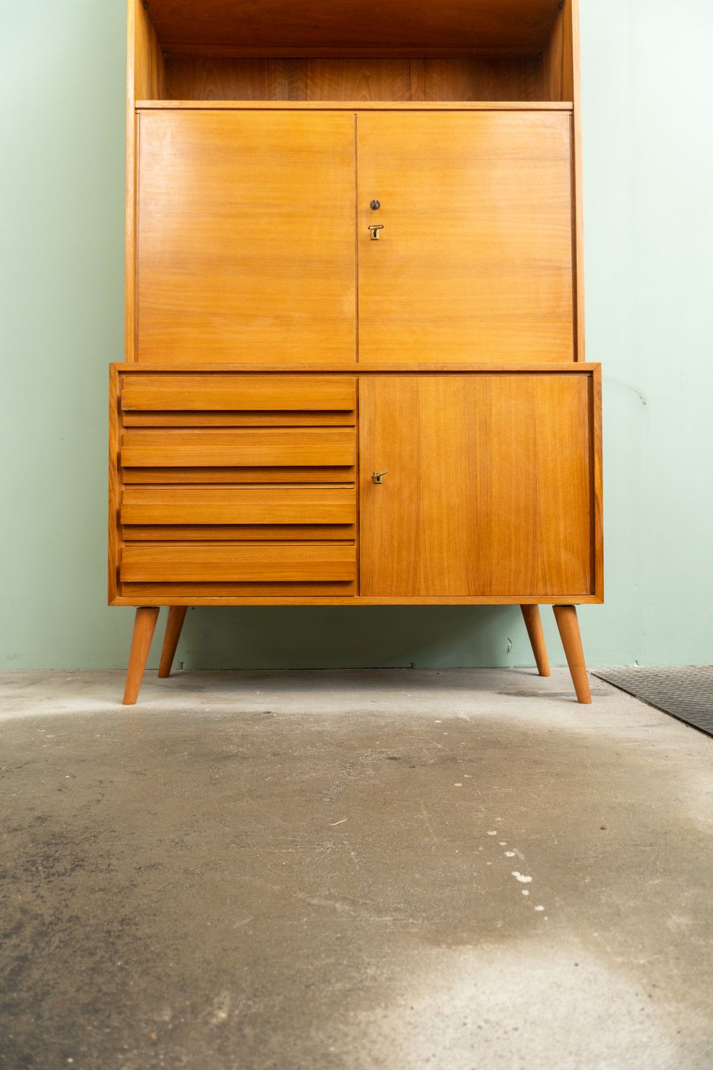 Vintage Nussbaum Highboard Regal 60er Schrank Mid-Century Kommode