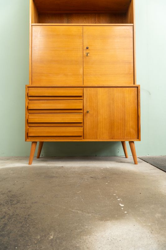 Vintage Nussbaum Highboard Regal 60er Schrank Mid-Century Kommode Vintage Nussbaum Highboard Regal 60er Schrank Mid-Century Kommode