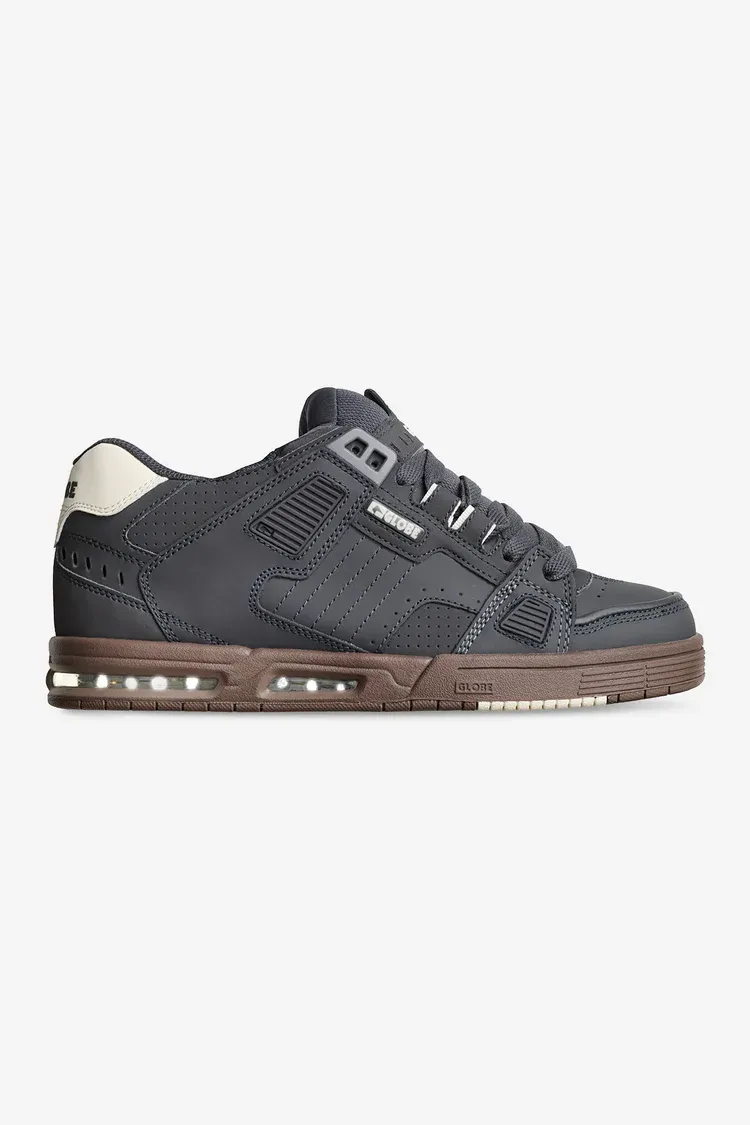 Globe Sabre - Lead/ Gum, Size: 8.0