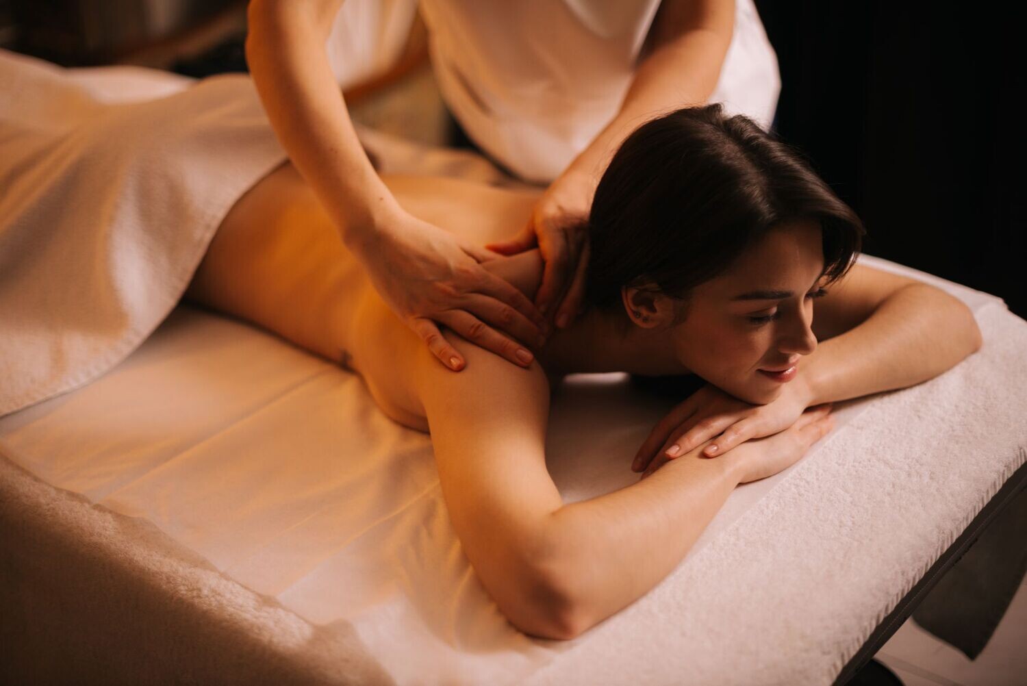 RELAXING MASSAGE