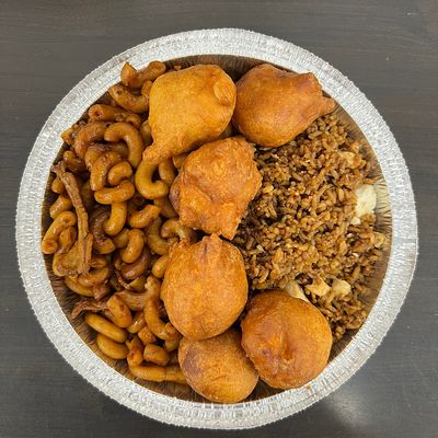 B) RIZ, NOUILLES ET POULET AUX ANANAS