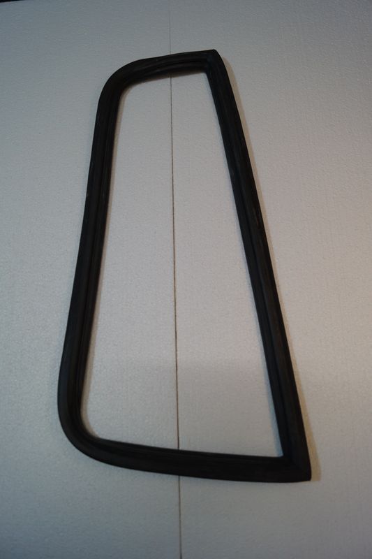 #030 Seal for Triangular side window LOW &amp; RIGHT