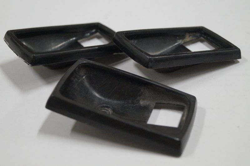 #091 Rosette for release handle LEFT