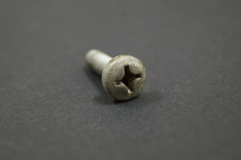 #100 Bolt for door lock button