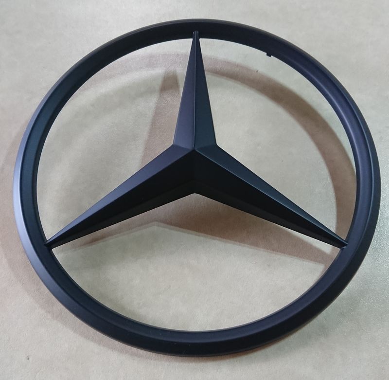 #009 Black base color / plastic version, fits metal grill only