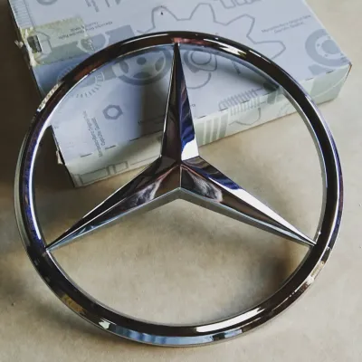 #009 Star Emblem Large