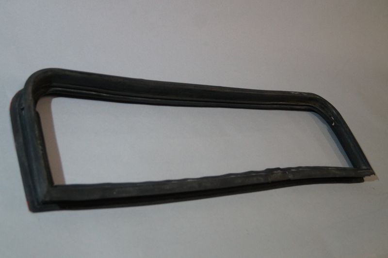 #205 Seal for Pop-out window, Left-High, used