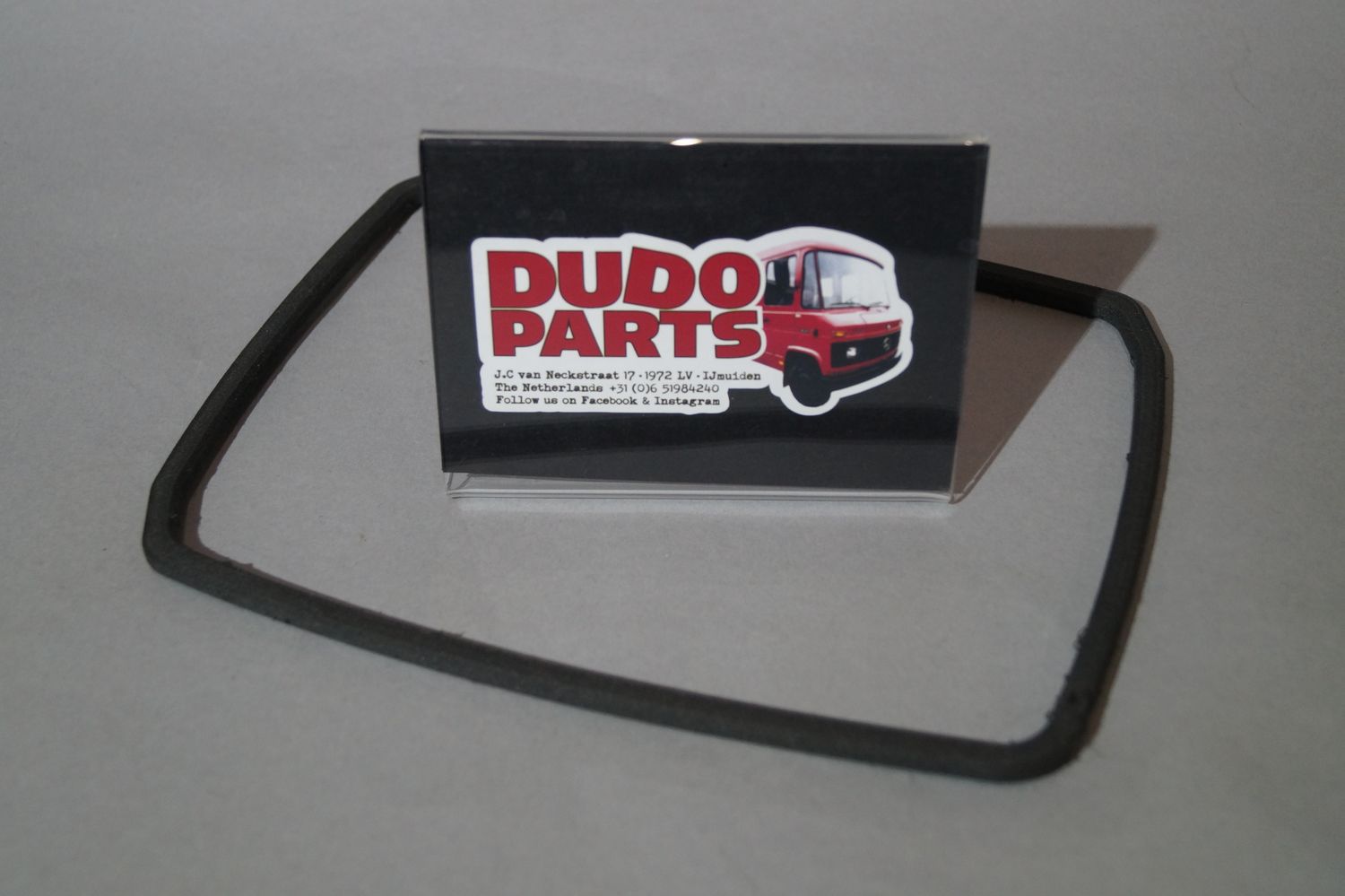 #048 Headlight seal, between Glass and headlight frame