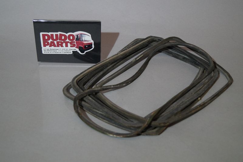 #048 Headlight seal, between Glass and headlight frame, USED