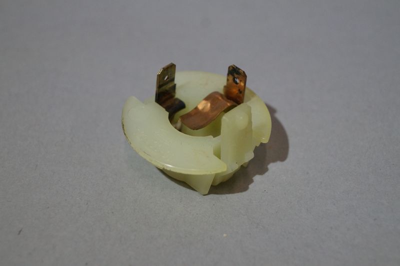 #166 Socket for light bulb in turn signal indicator #163