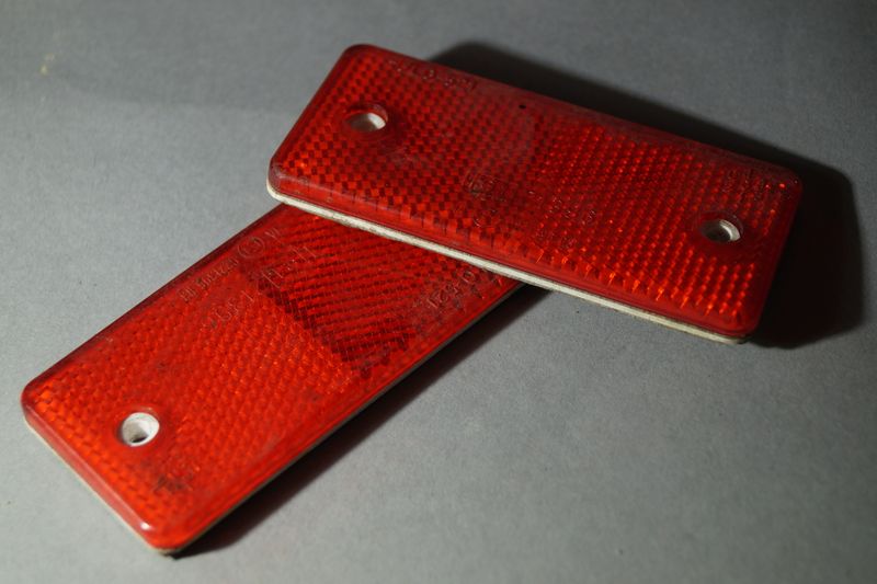 #100 Side reflector RED