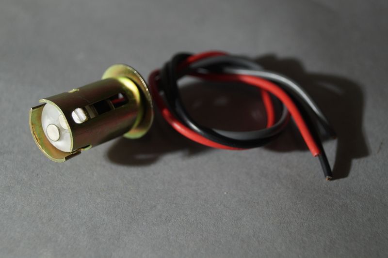 #150 Universal socket for lightbulb (3 wires)