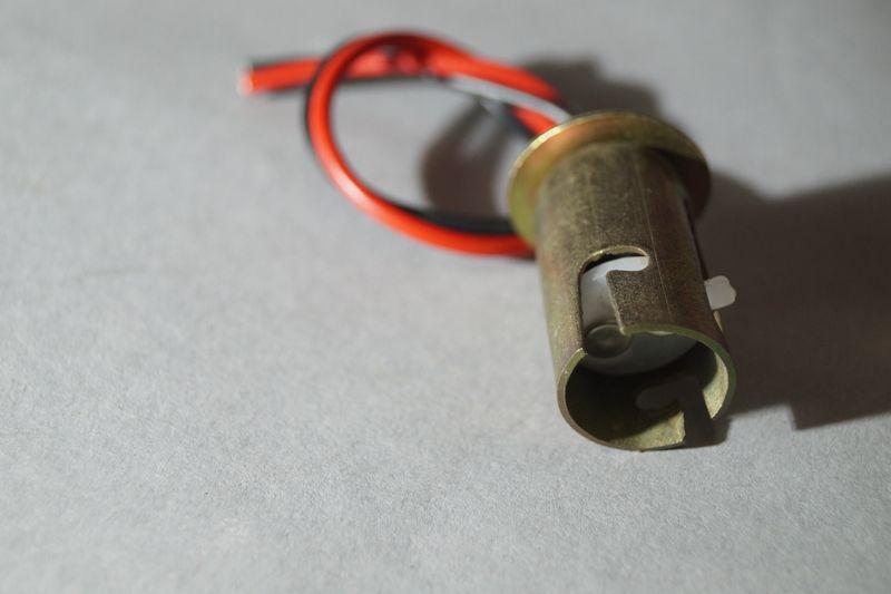 #150 Universal socket for lightbulb (2 wires)