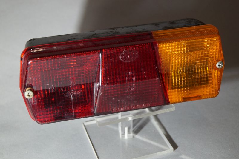 #600 Taillight unit Right