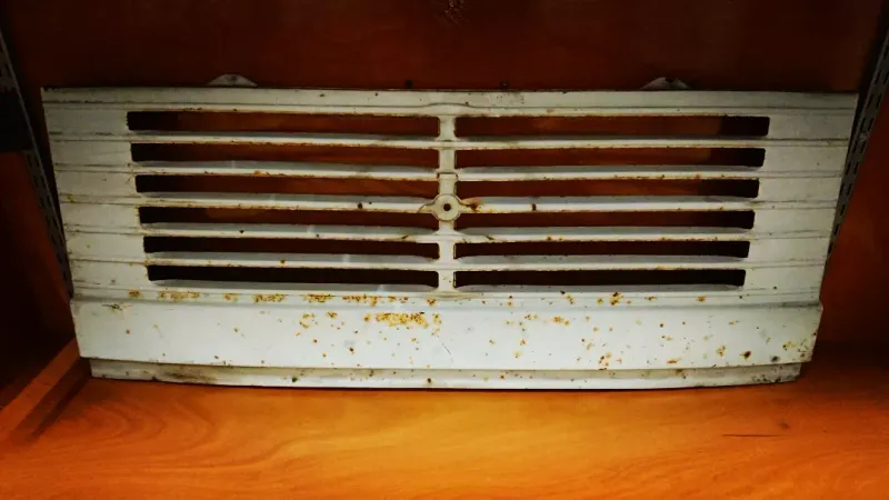 #002 Metal Grill, Cowl, first generation