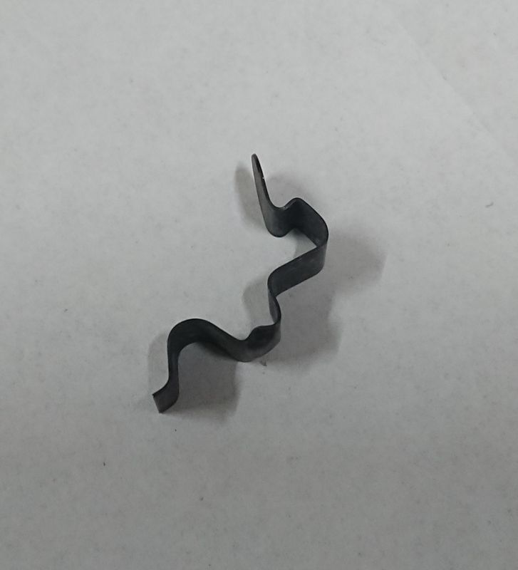 Clip for bowden cable on heater valve &amp; controlpanel