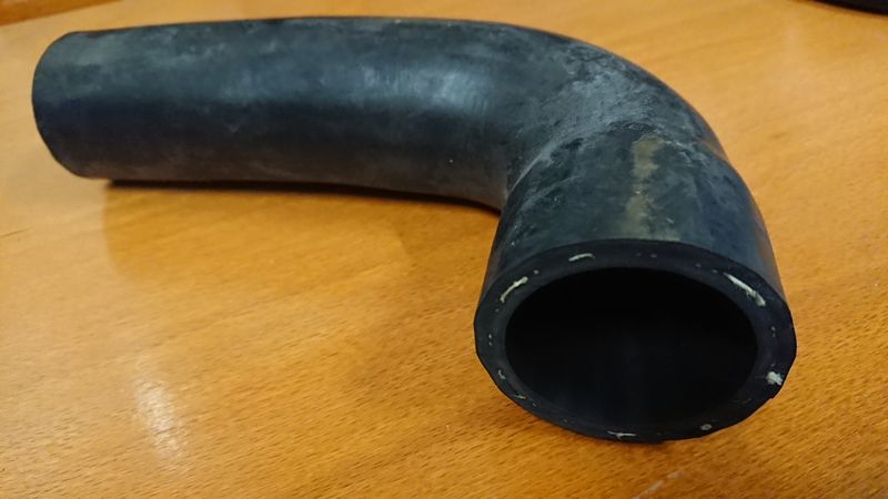 #047 Radiator hose (OM314, from Thermostat to radiator) L-Shape
