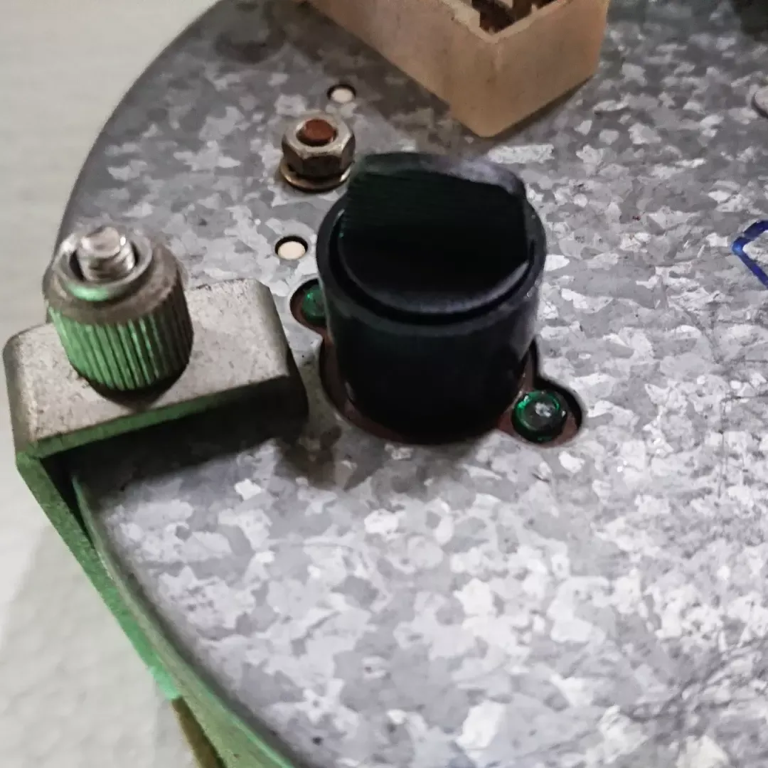 Dashboard light fitting for light bulb