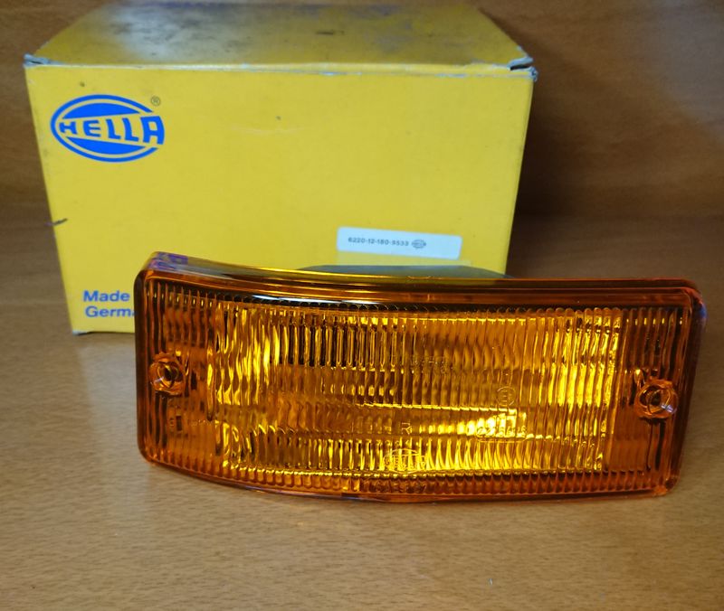 #150 Turn Signal Unit RIGHT, by HELLA