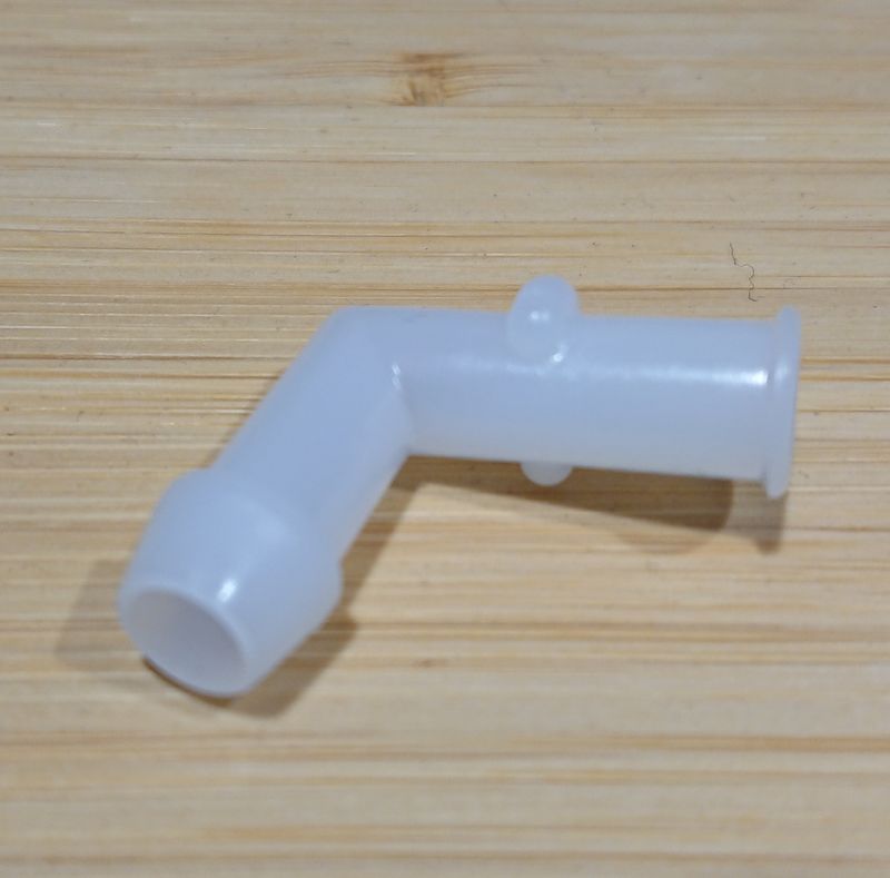 #446 Connector for return hose on Clutch cilinder