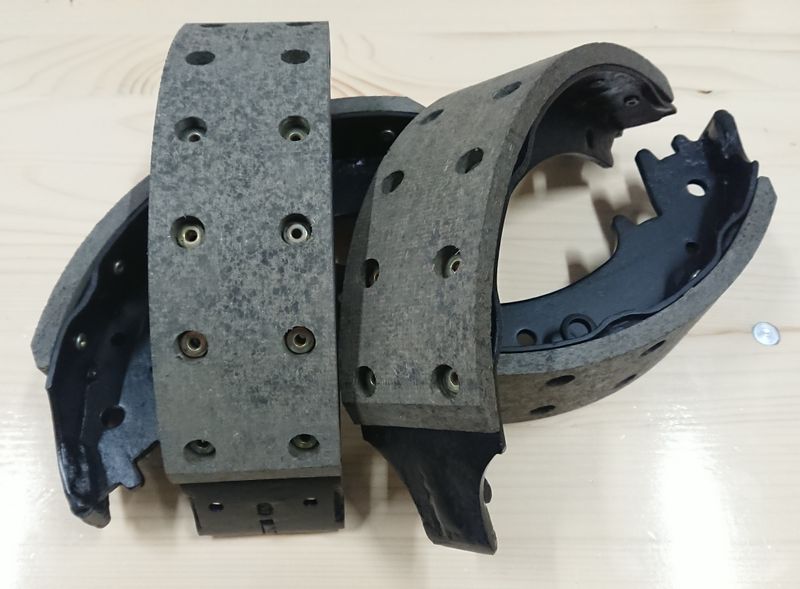 #029 Brake Shoes. Refurbished, standard size 10mm x 70mm, SET