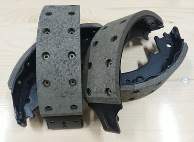 Remschoenen. Gereviseerd, standaardmaat 10 mm x 70 mm, SET