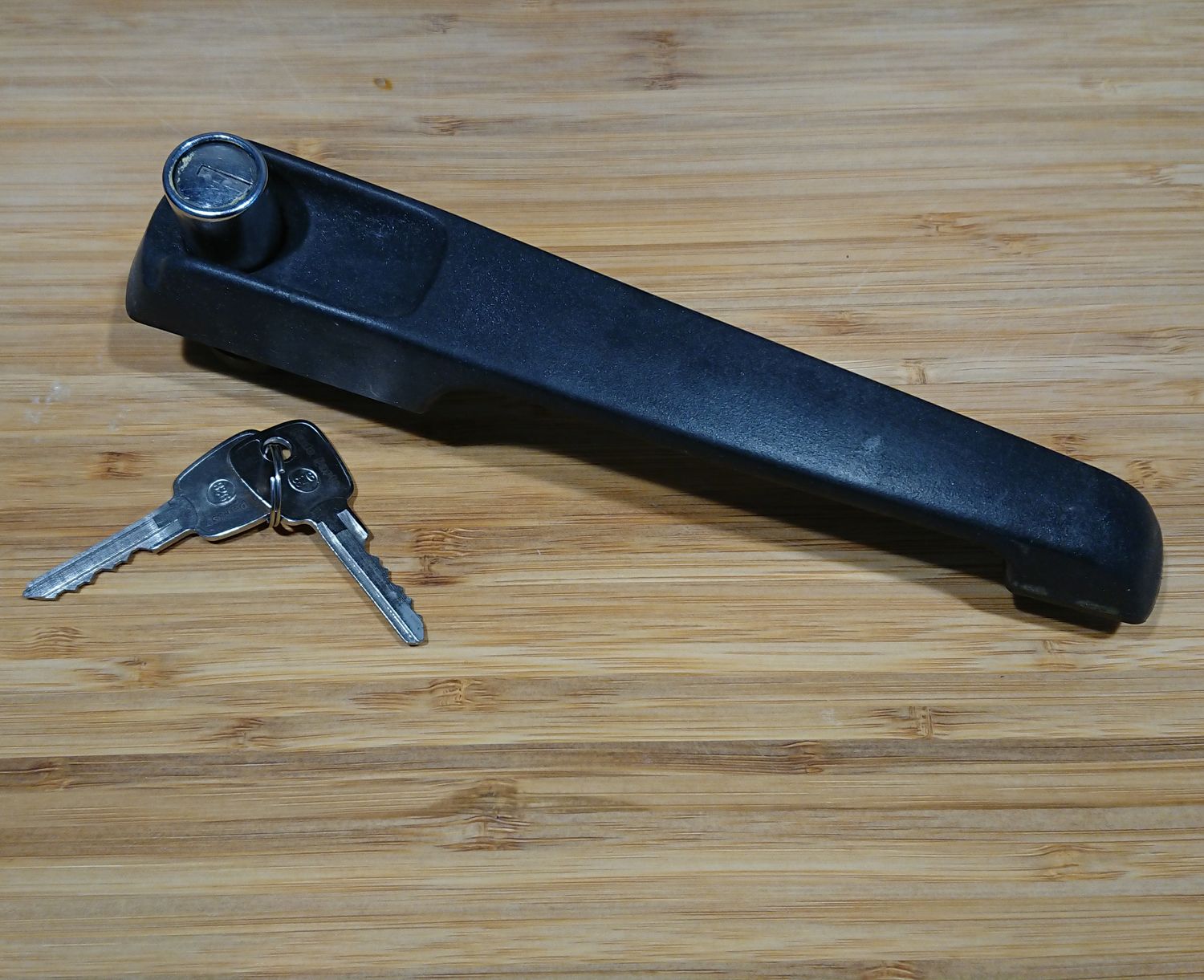 #103 Doorhandle, including lock &amp; two keys