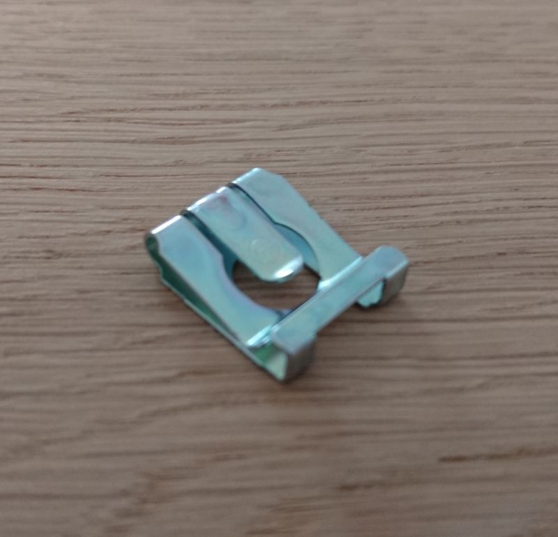 Metal Clip for Shift lever bearing / bushing on side of gearbox