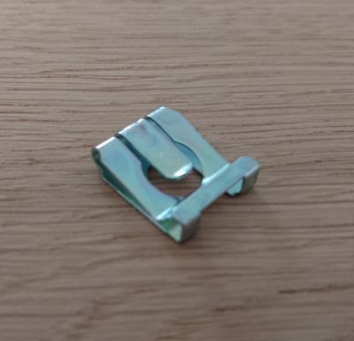 Metal Clip for Shift lever bearing / bushing on side of gearbox