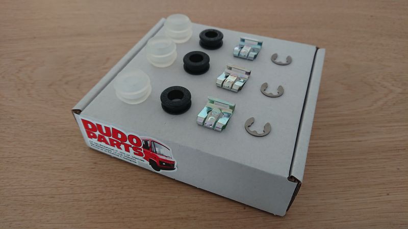 Clip &amp; Bushing for Shift lever on side of gearbox, SET-A