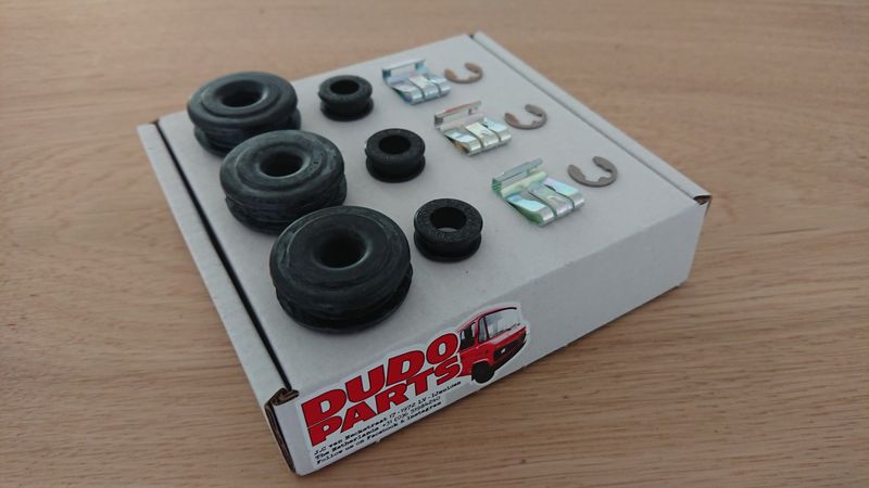 Clip &amp; Bushing for Shift lever on side of gearbox, SET-B