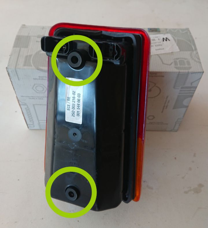 #661 Seal around attachment bolts for rear light-unit