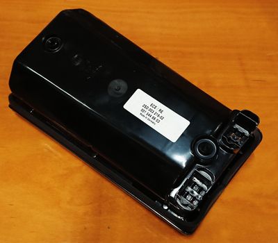 #643 &amp; #654 Housing and seal for Tail light Unit