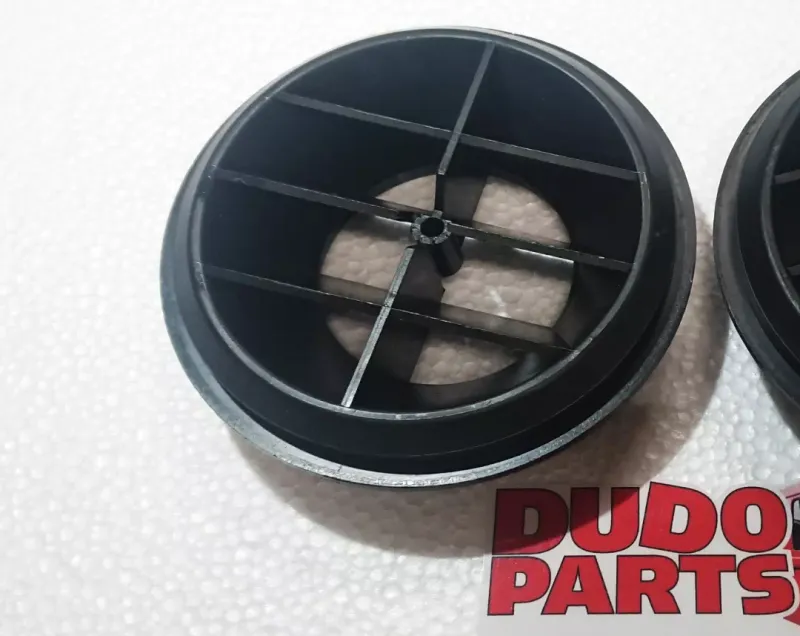 #049 Heater outlet on top of dashboard