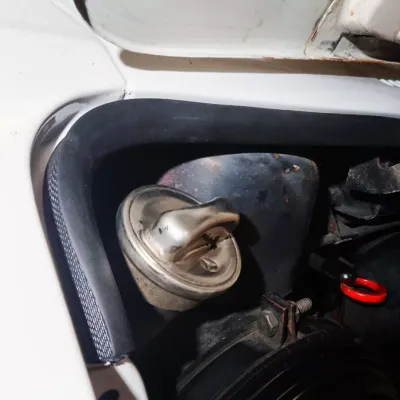 #43 Seal for outside engine hood, rain-gutter