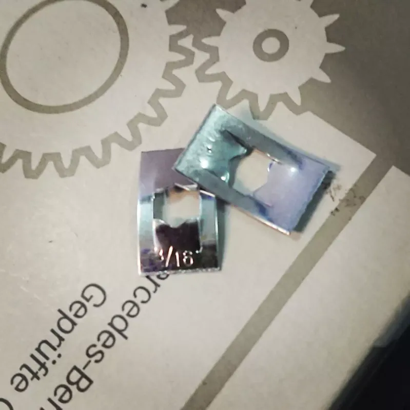 Connector for plastic decorative strip on Engine-Hood &amp; Grill