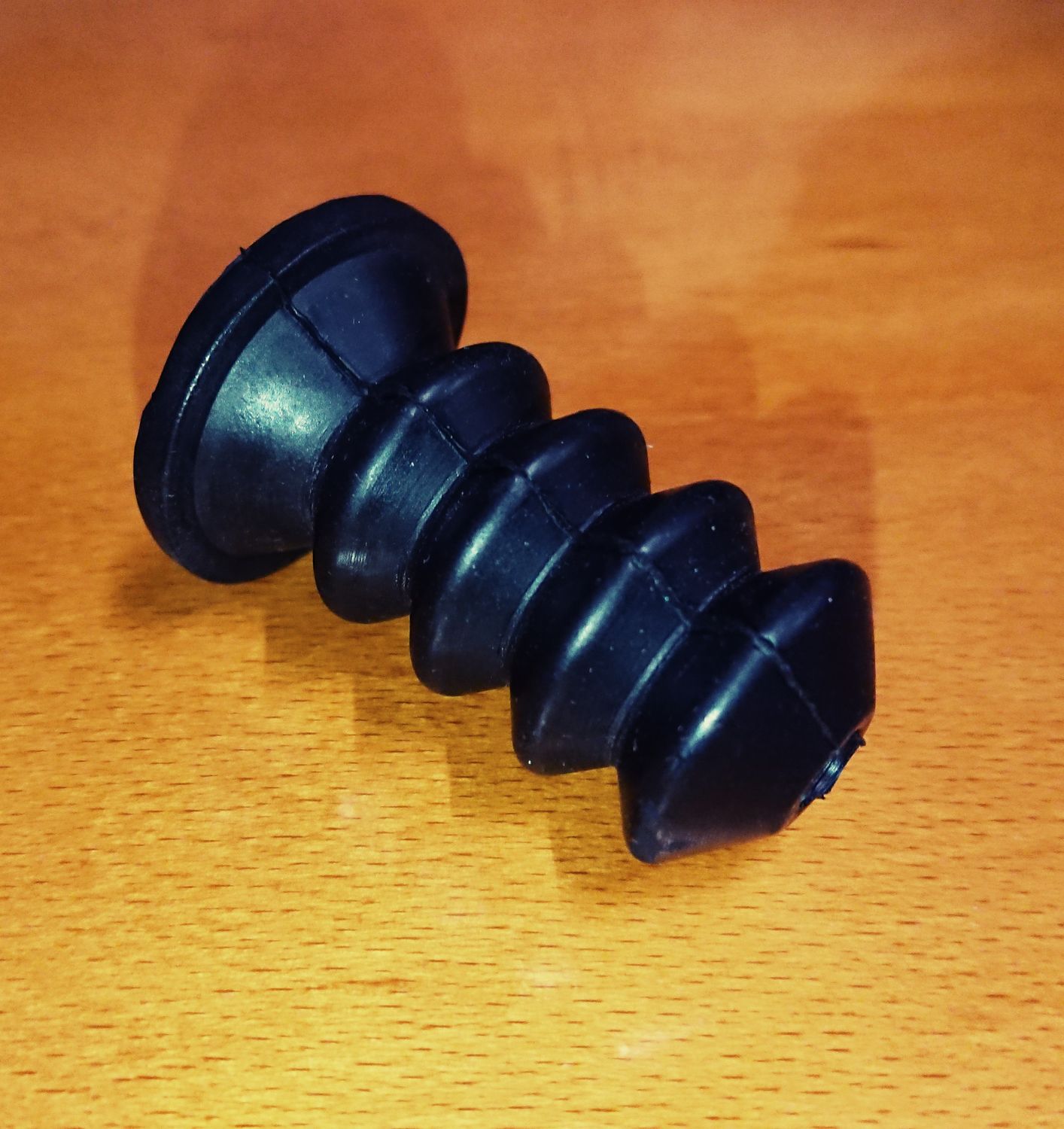 #437 Upper seal / dust cap for Clutch Master cylinder 'Hanging Pedals'