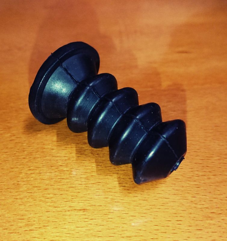 #437 Upper seal / dust cap for Clutch Master cylinder 'Hanging Pedals'