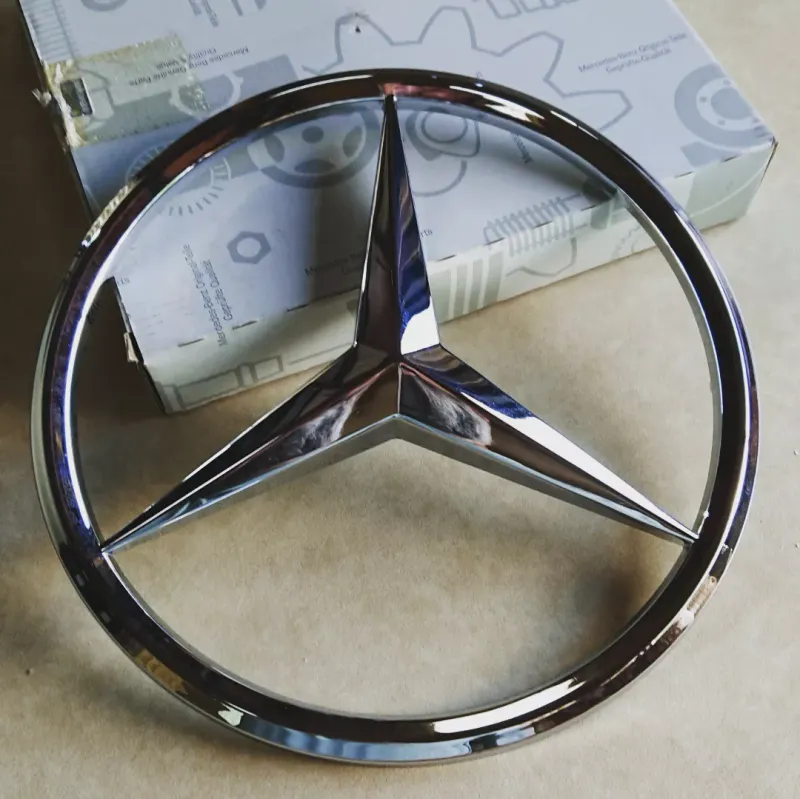 #009 Star Emblem for grille Large Chromed