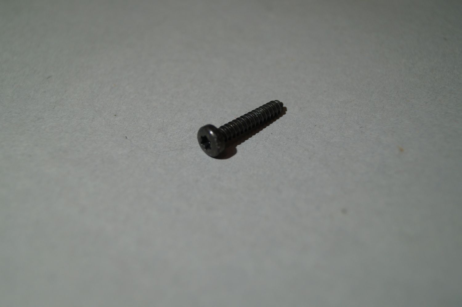 #182 Screw for turn signal indicator glass