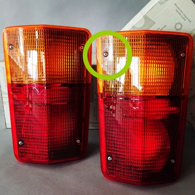 #662 Screw to connect Glass to tail light housing