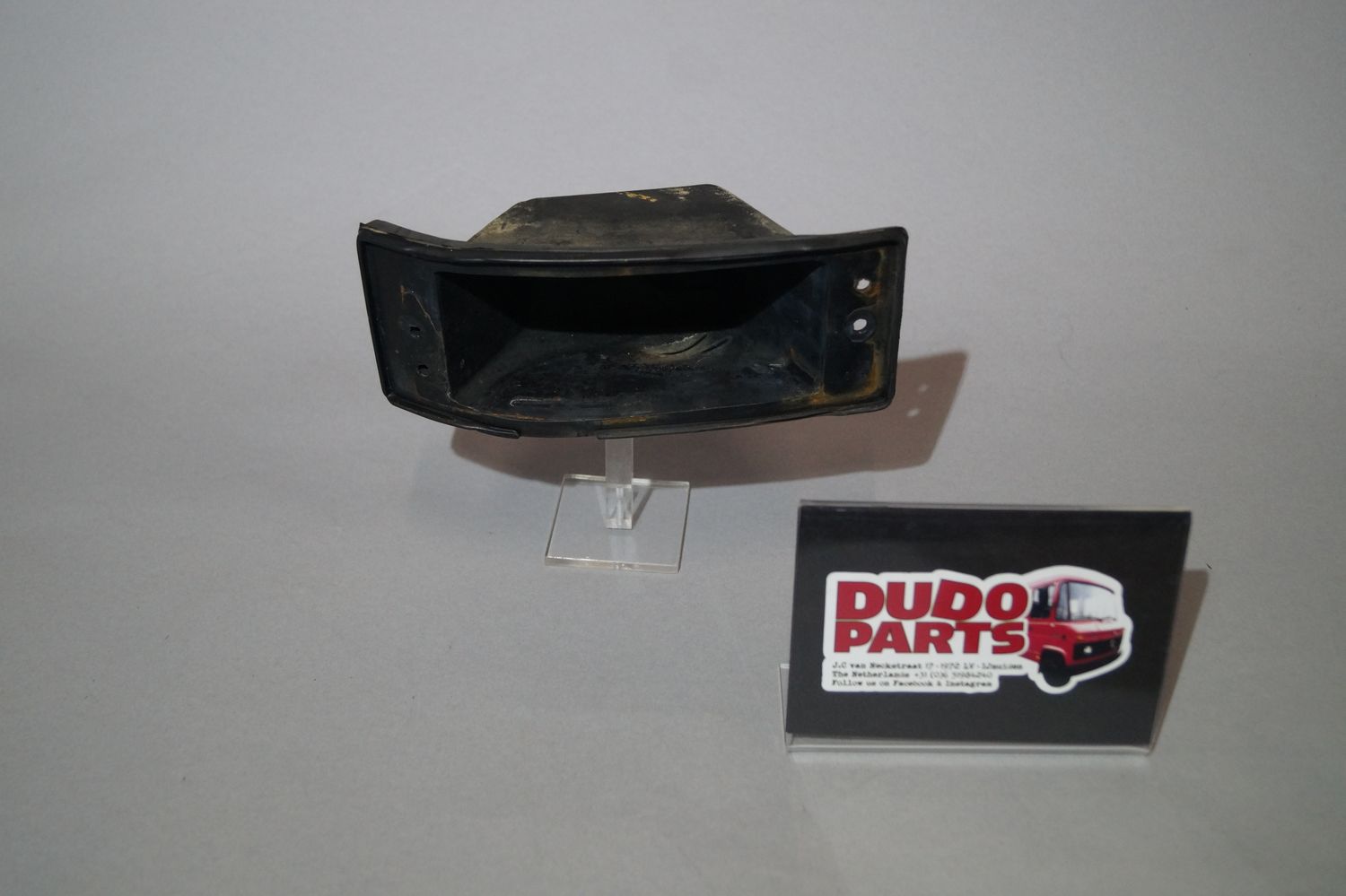 #162 Turn signal indicator Seal front RIGHT side , used
