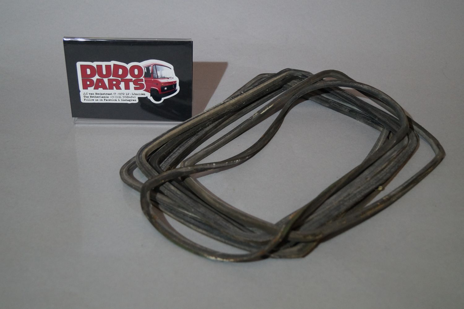 #048 Headlight seal, between Glass and headlight frame, USED