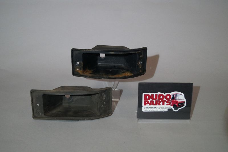 #162 Turn signal indicator Seal, front LEFT side, used